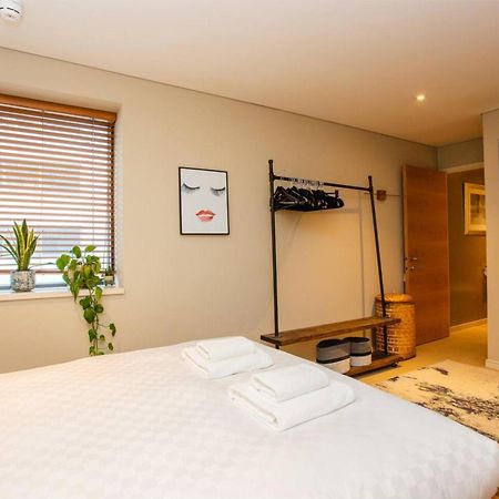 Modern 3 Bedroom Apartment In Paddington Лондон Екстер'єр фото