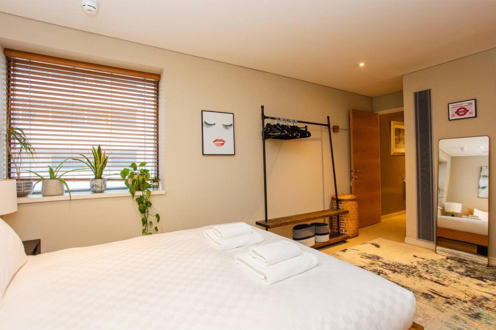 Modern 3 Bedroom Apartment In Paddington Лондон Екстер'єр фото